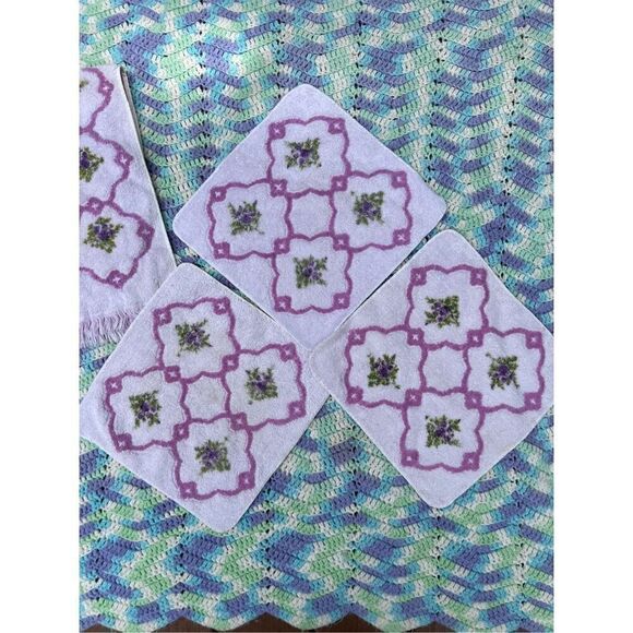 Vintage Towel Set - Picture 2 of 8
